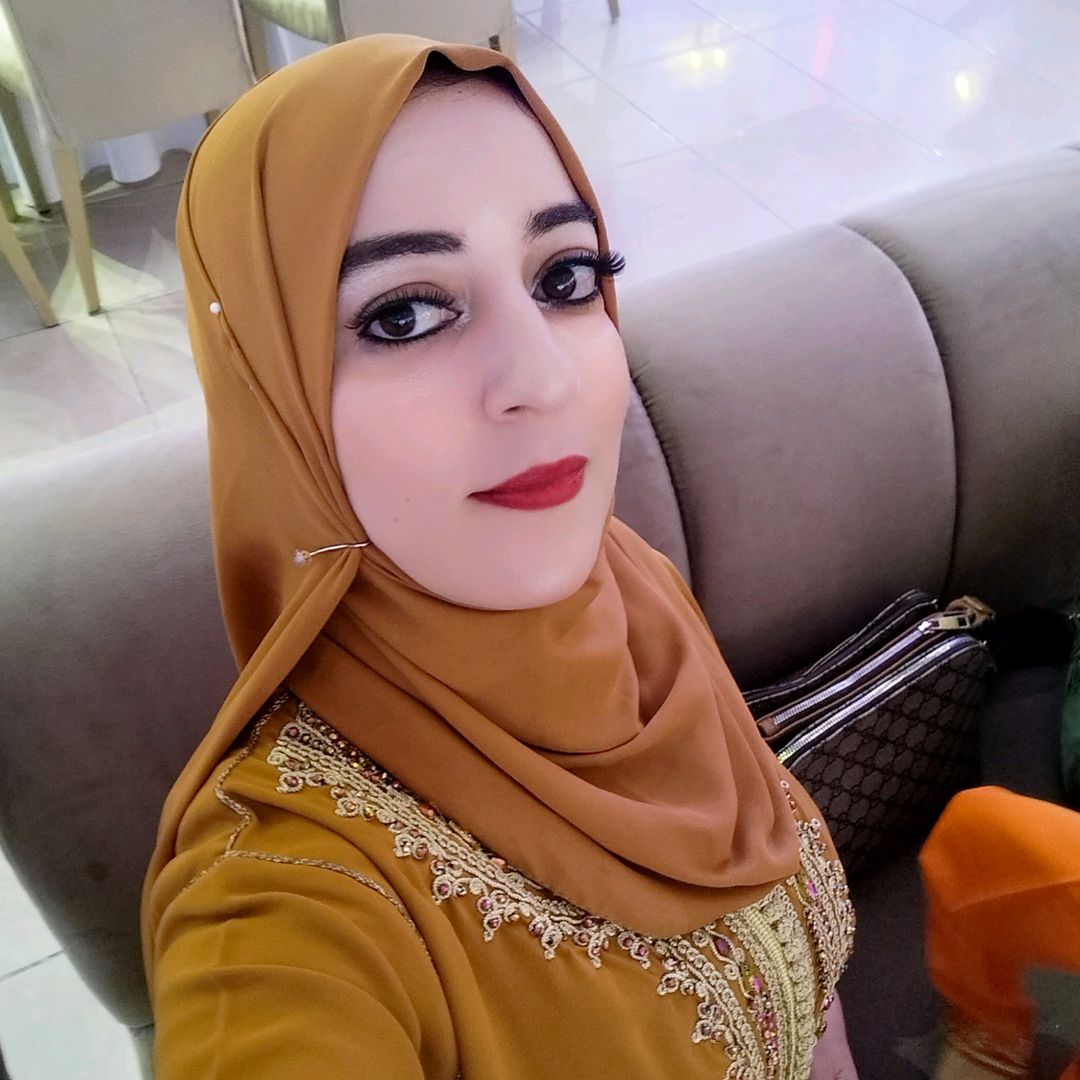 جميلة ام ادم